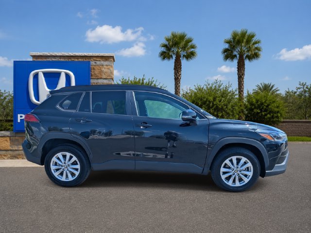 Used 2024 Toyota Corolla Cross LE FWD image 6