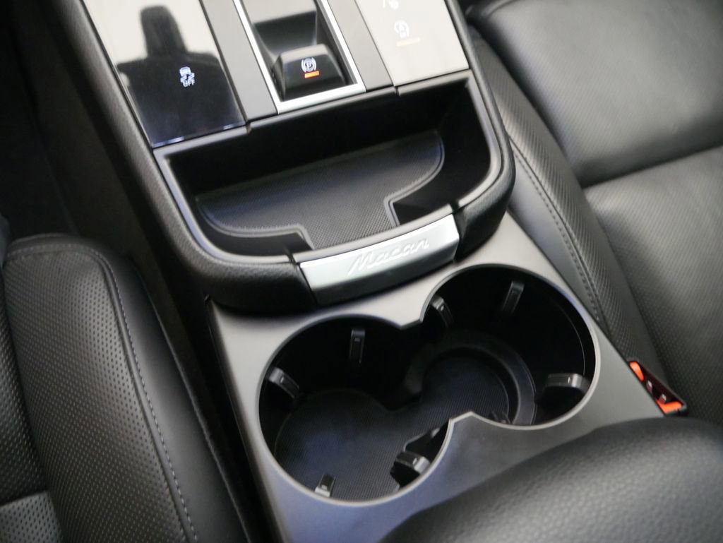 Certified 2023 Porsche Macan image 46