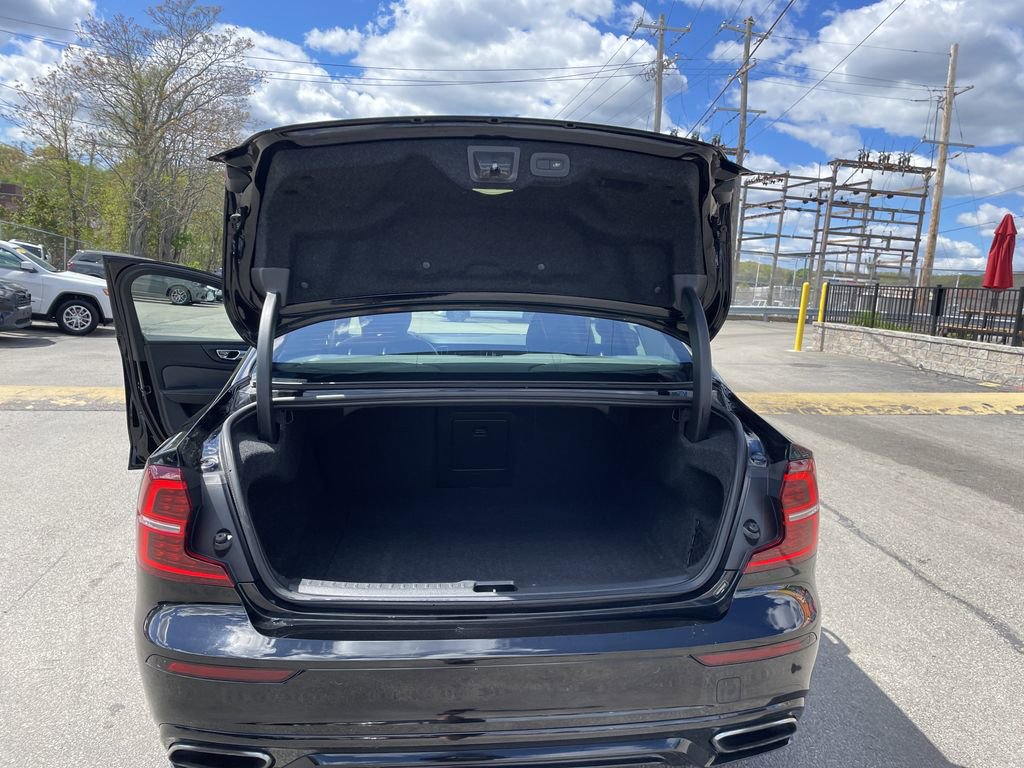 Used 2019 Volvo S60 T6 R-Design AWD/4WD image 13