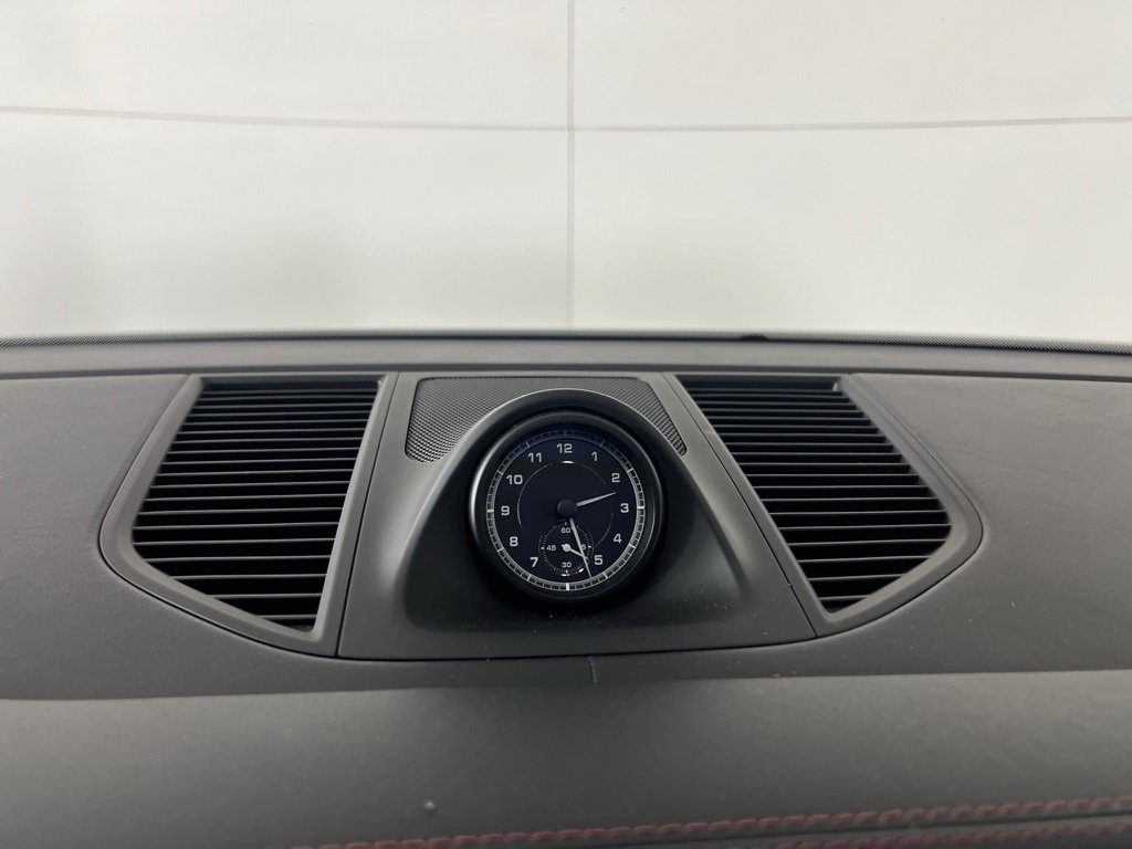 Certified 2023 Porsche Macan S image 32