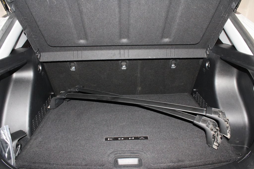 Used 2025 Hyundai Kona SEL FWD image 17