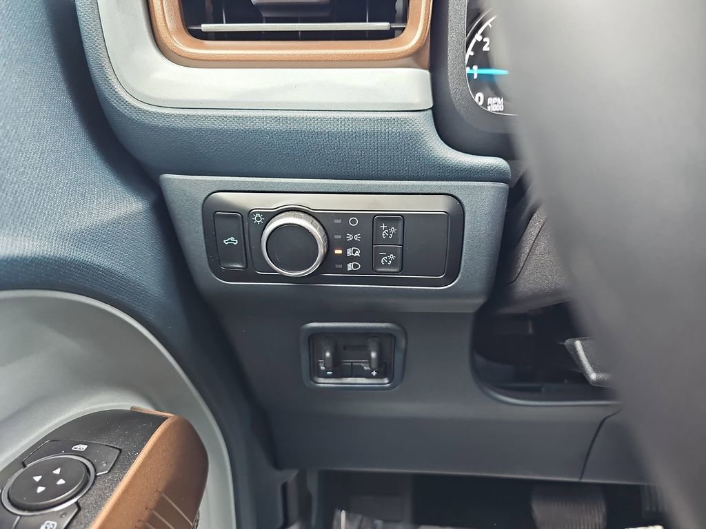 Used 2024 Ford Maverick Lariat w/ 4K Tow Package image 30