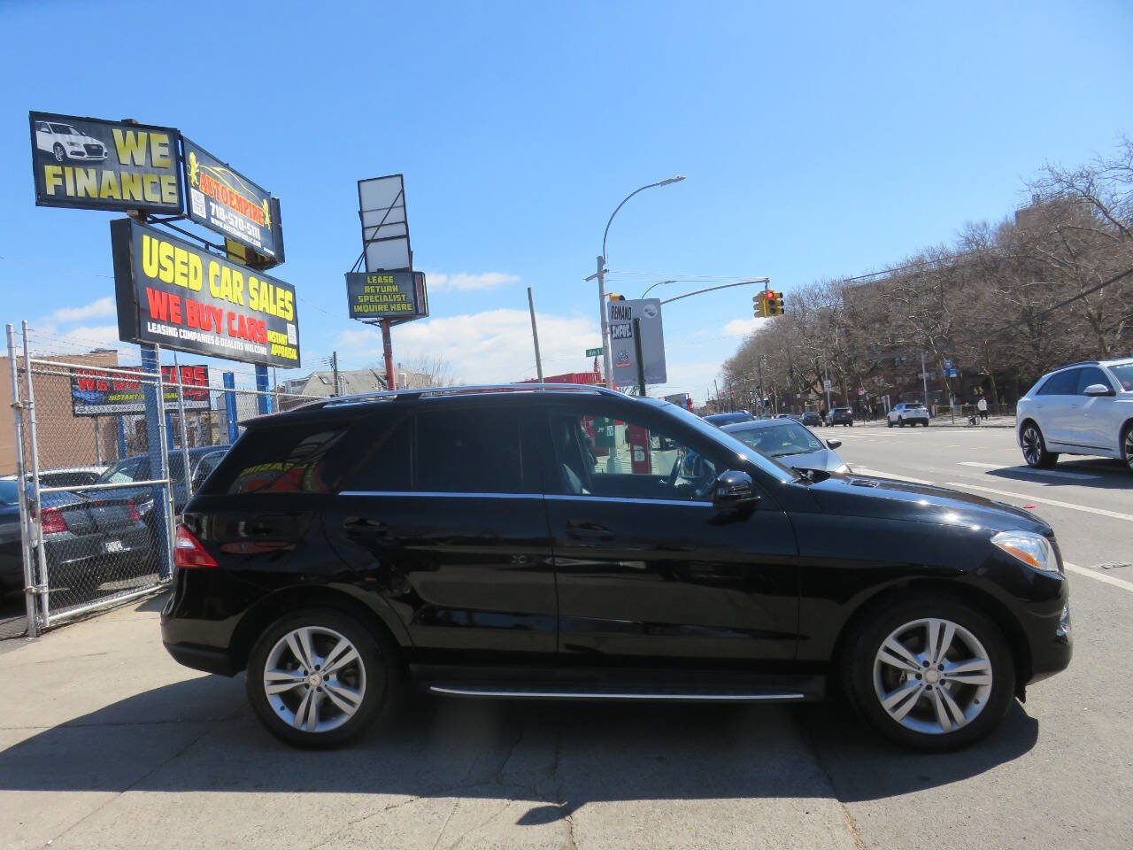 Used 2015 Mercedes-Benz ML 350 4MATIC image 9