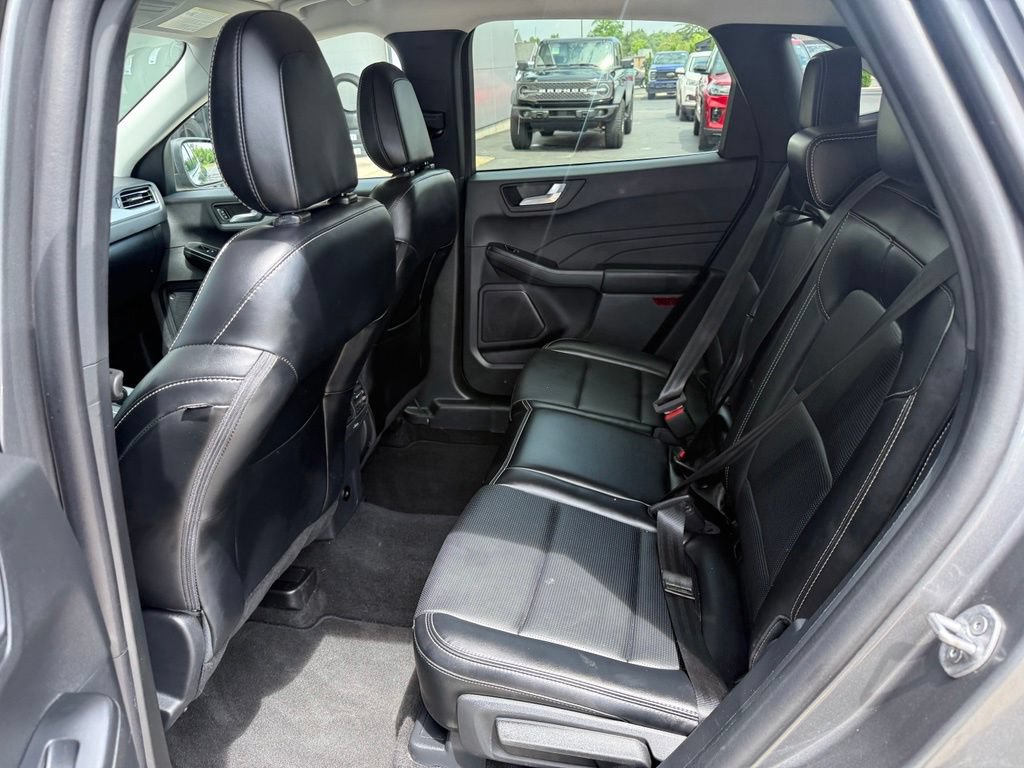 Used 2025 Ford Escape Platinum AWD/4WD image 18