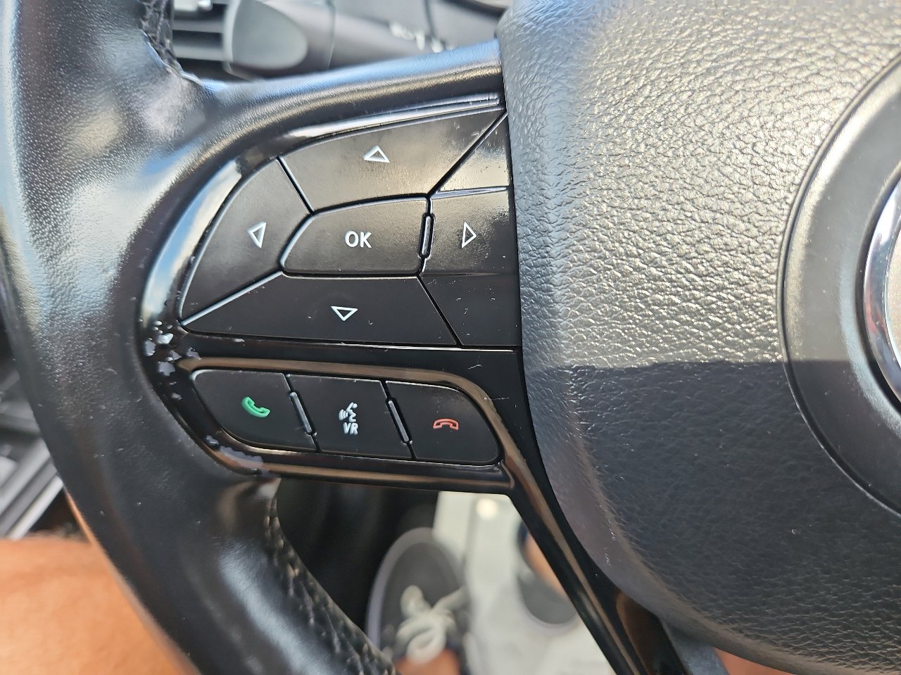 Used 2020 Jeep Cherokee Latitude Plus image 30