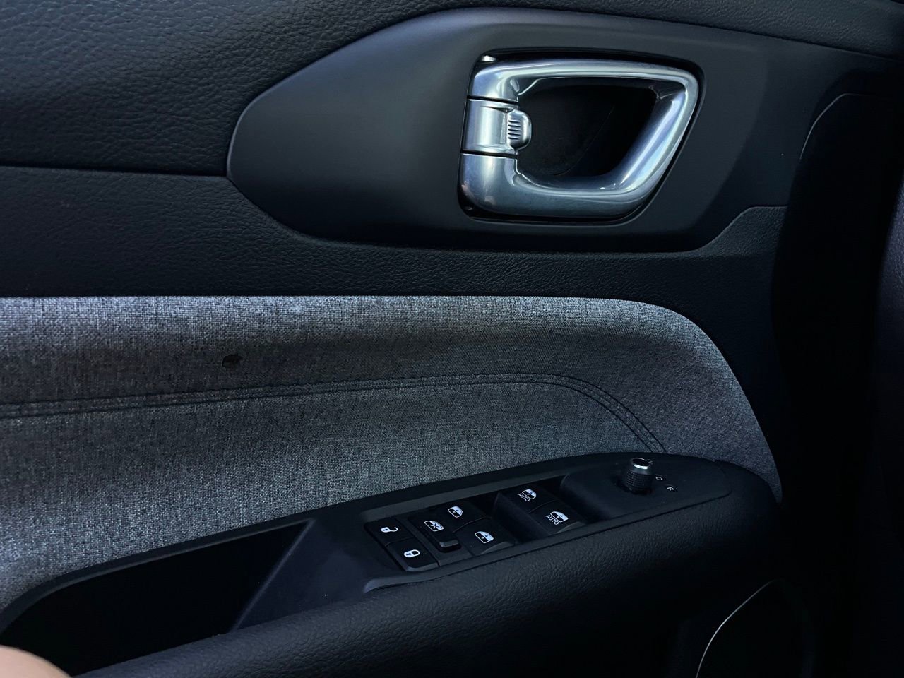 Used 2025 Jeep Compass Latitude image 20