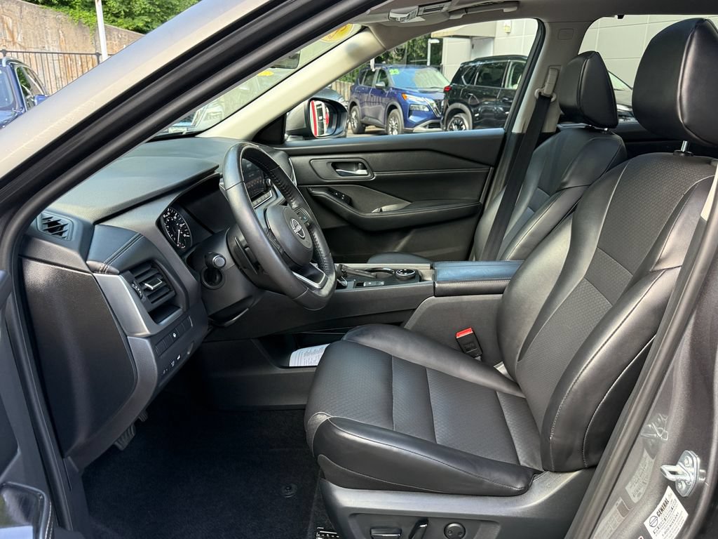 Used 2024 Nissan Rogue SV w/ SV Premium Package AWD/4WD image 20