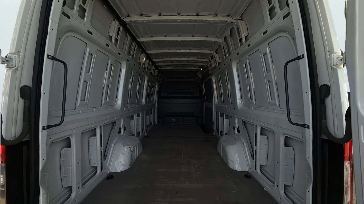 Used 2022 Mercedes-Benz Sprinter 2500 image 9