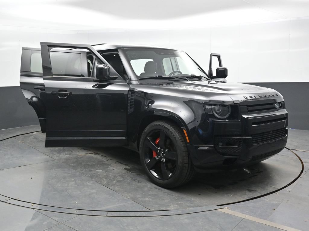 Used 2024 Land Rover Defender 130 X-Dynamic SE image 51