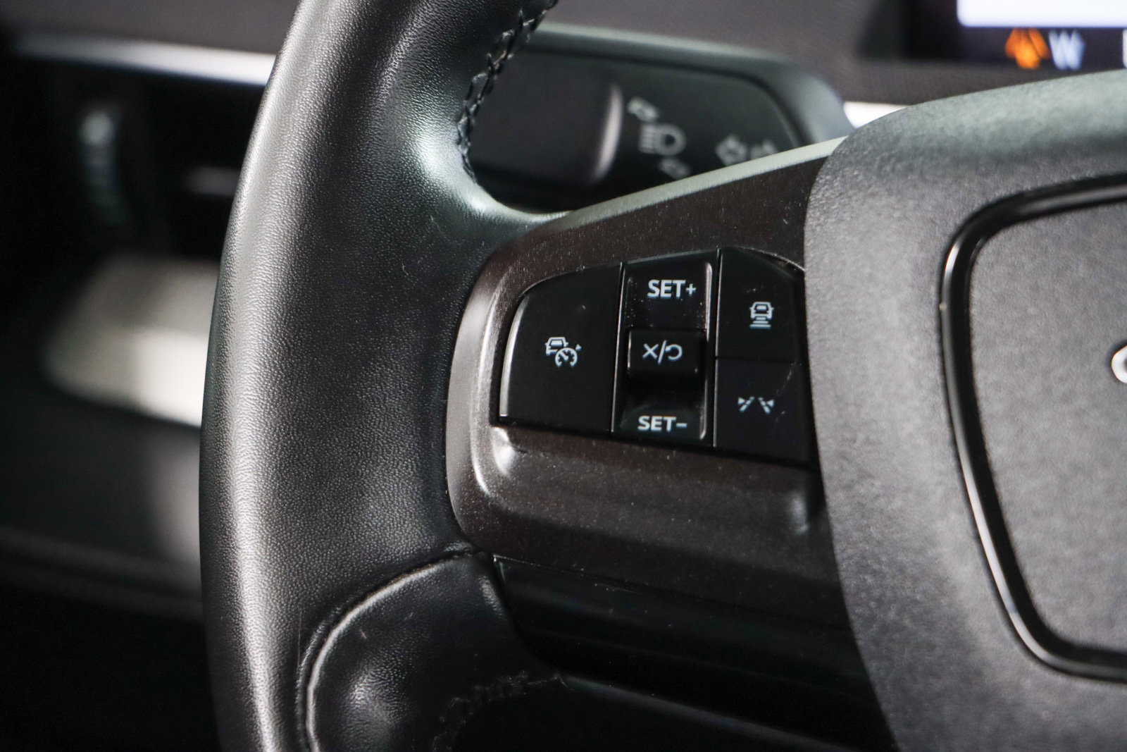 Used 2022 Ford Mustang Mach-E Select image 13