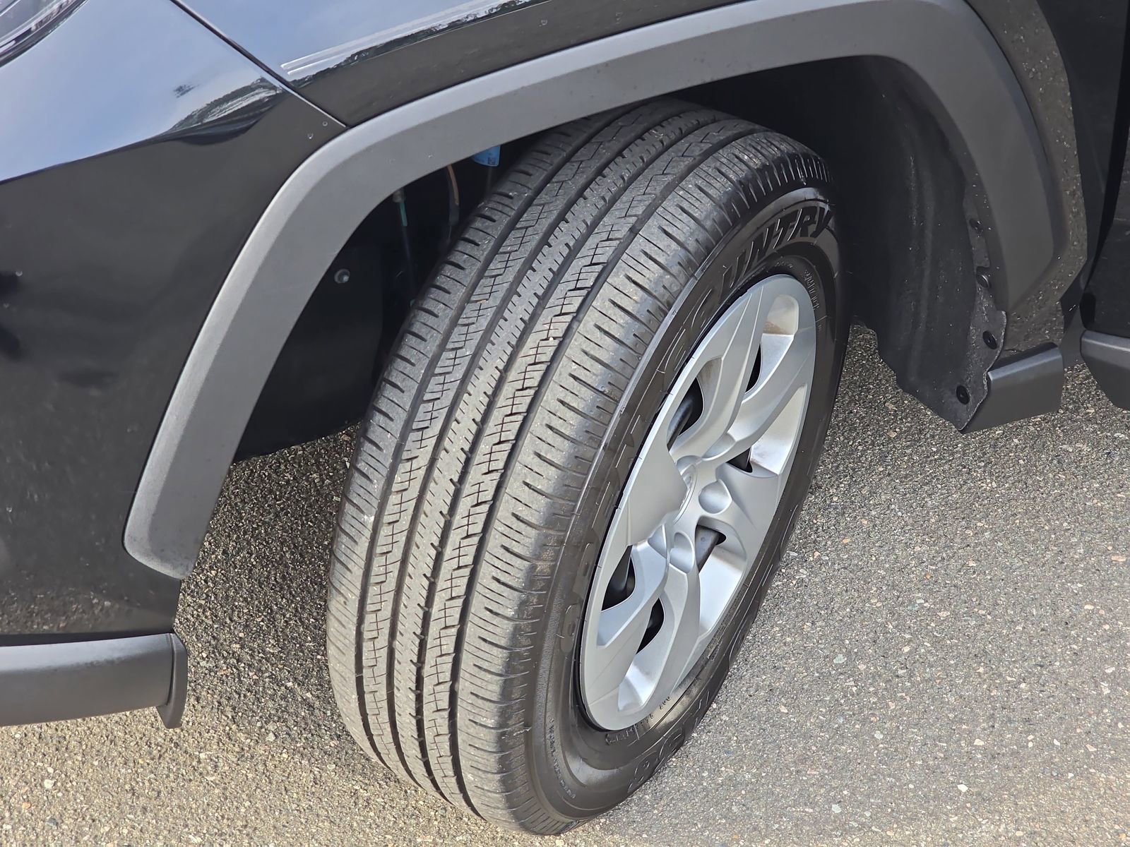 Used 2022 Toyota RAV4 LE image 38