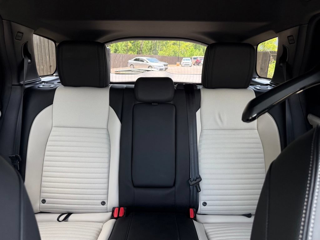 Certified 2025 Land Rover Discovery Sport Dynamic SE AWD/4WD image 33