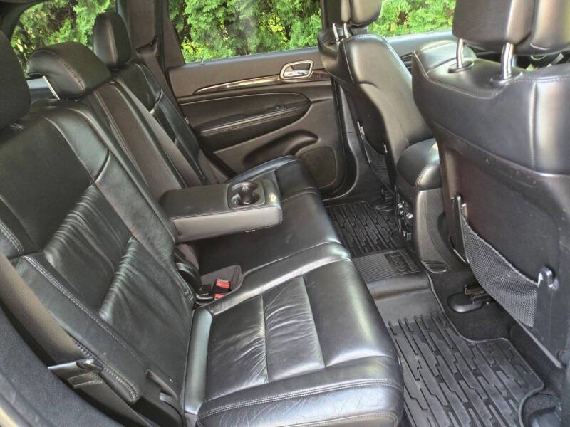 Used 2012 Jeep Grand Cherokee Laredo AWD/4WD image 14