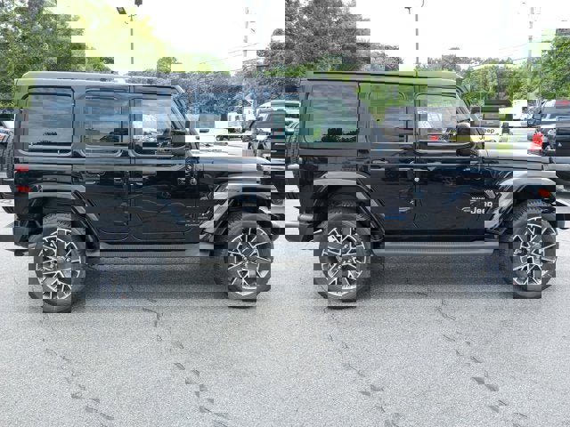 Used 2023 Jeep Wrangler Unlimited Sahara w/ Cold Weather Group image 6