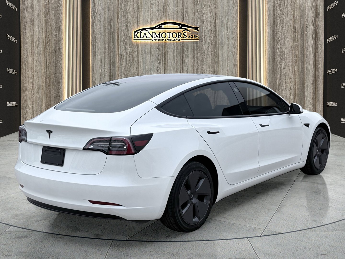 Used 2023 Tesla Model 3 Standard Range image 13