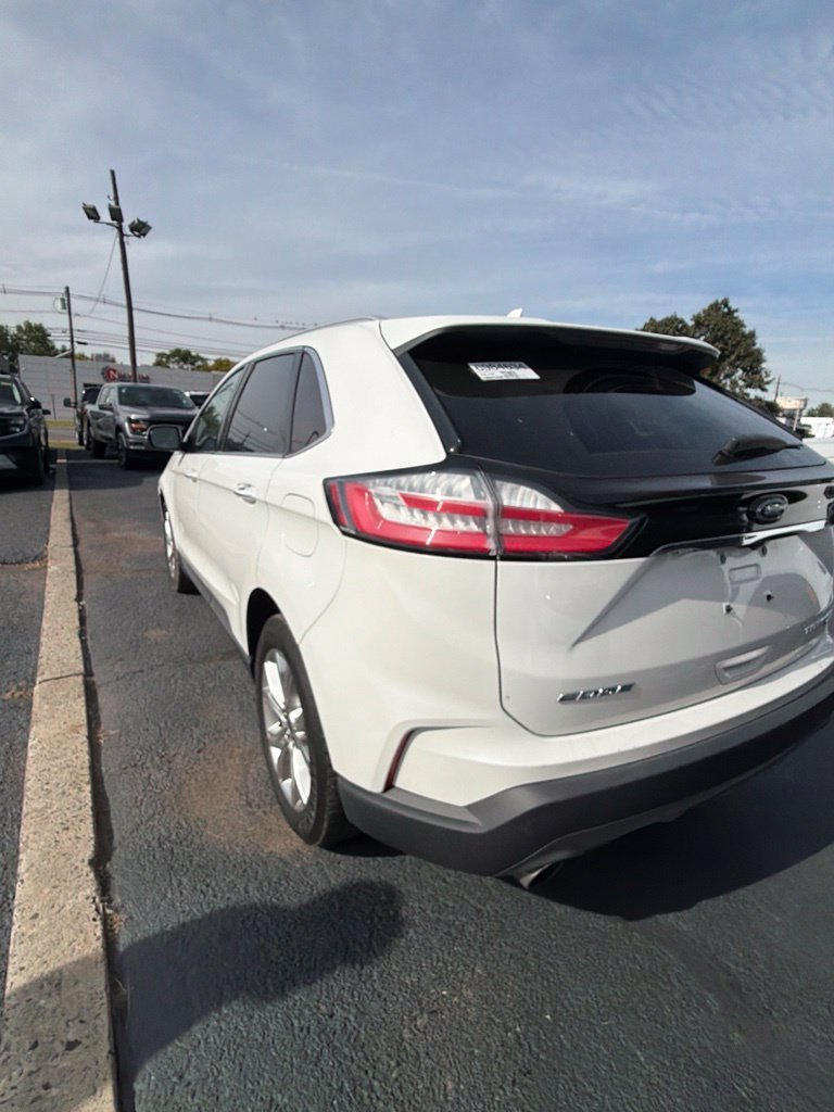 Used 2020 Ford Edge Titanium FWD image 4