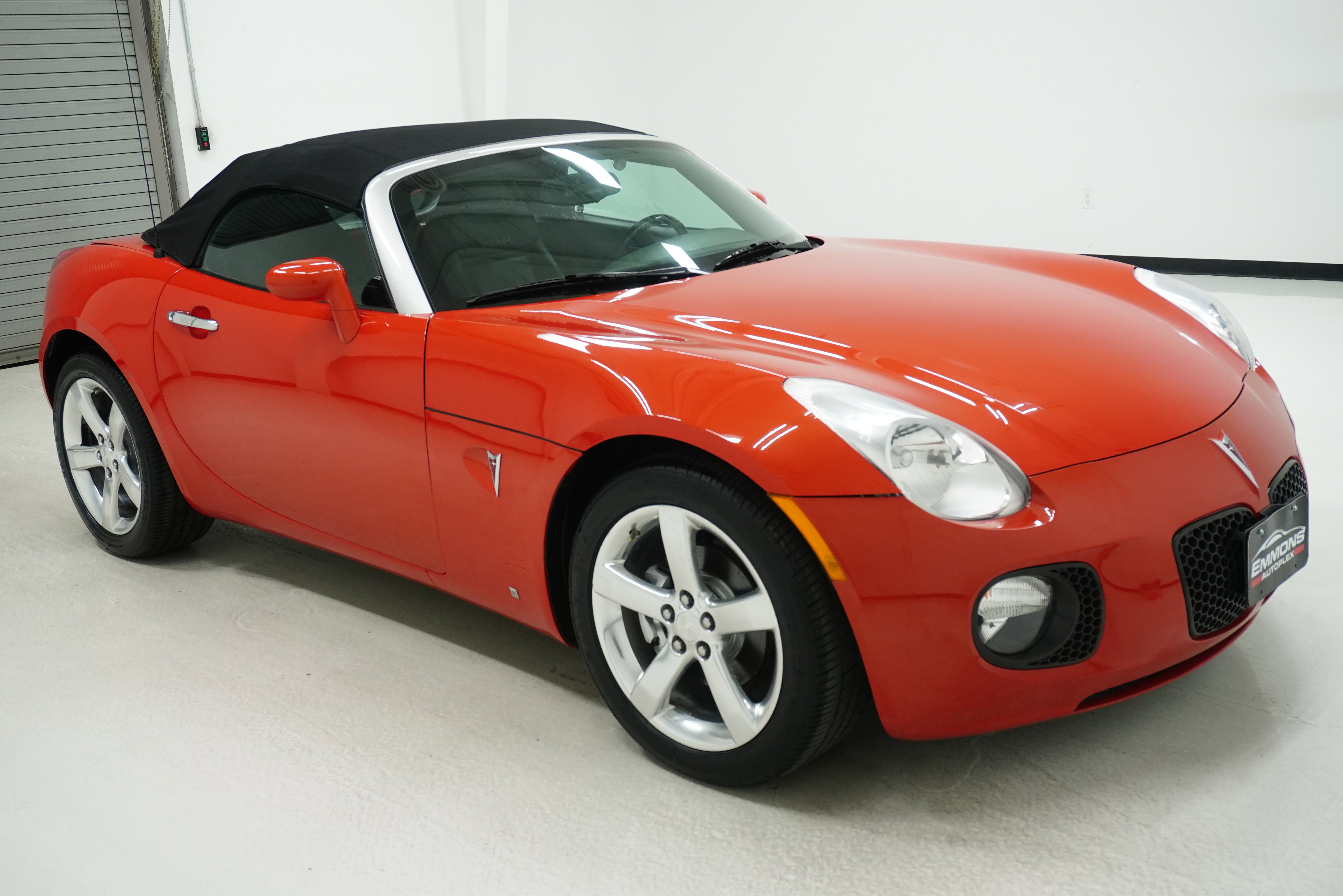 Used 2008 Pontiac Solstice GXP w/ Premium Package image 3