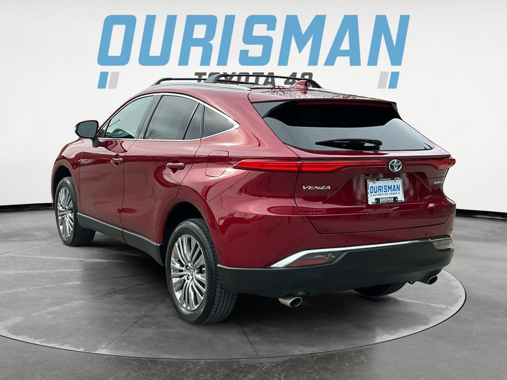 Used 2024 Toyota Venza Limited image 5