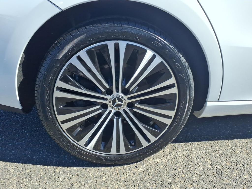 Used 2022 Mercedes-Benz CLA 250 image 18