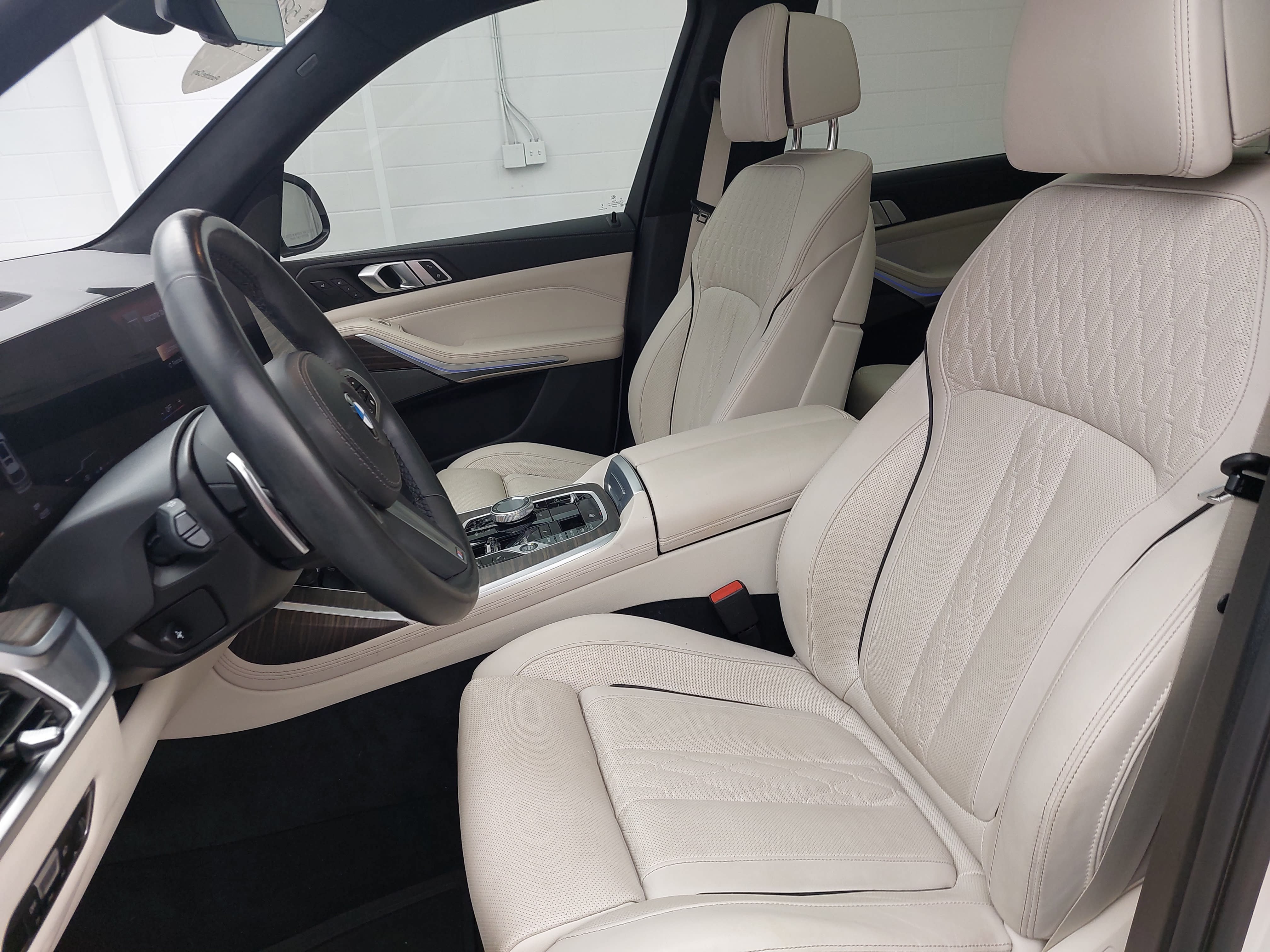 Used 2023 BMW X7 xDrive40i w/ Executive Package AWD/4WD image 5