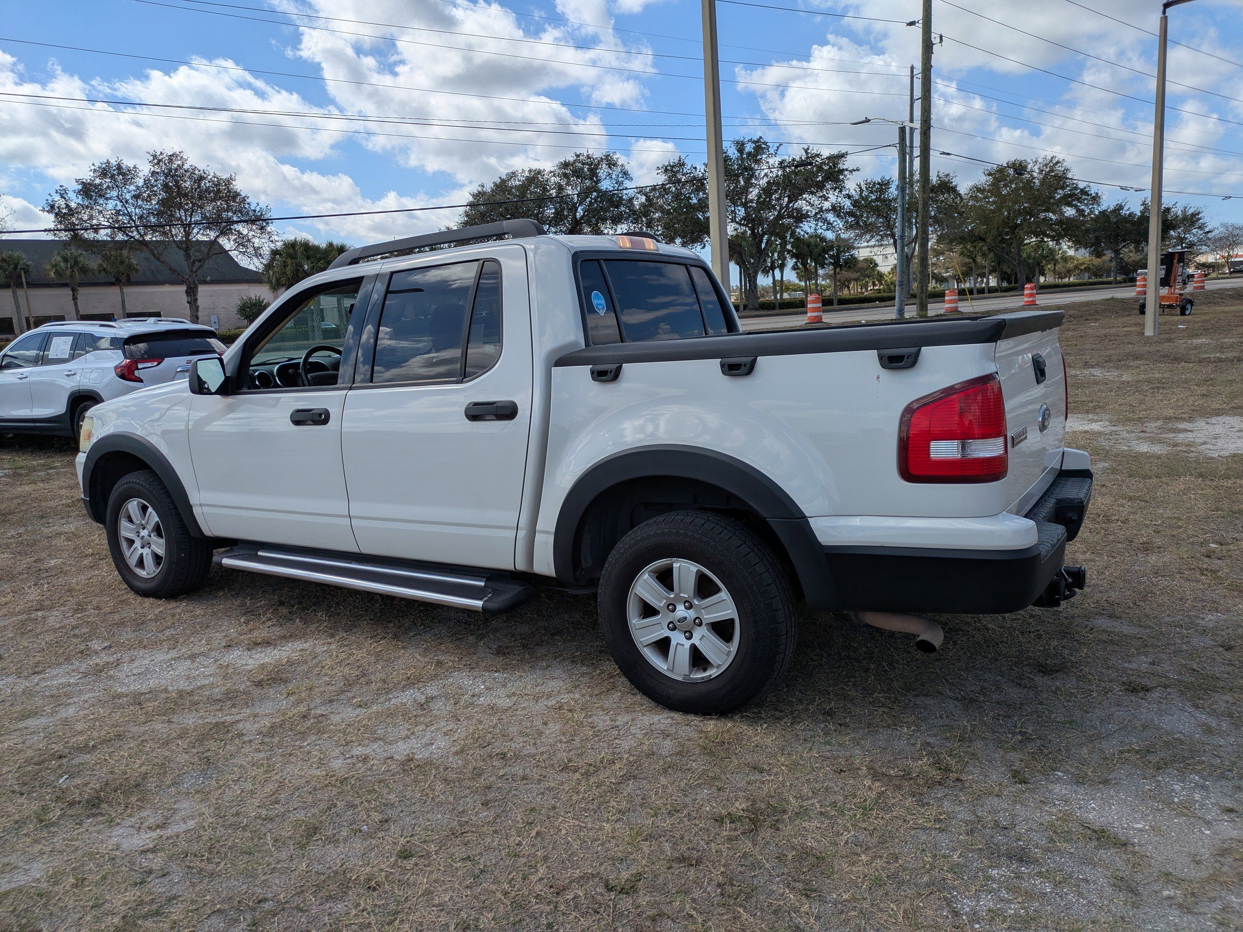 Used 2010 Ford Explorer Sport Trac XLT image 6