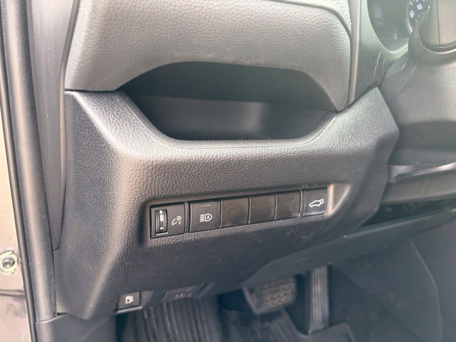 Used 2021 Toyota RAV4 XLE w/ Convenience Package AWD/4WD image 29
