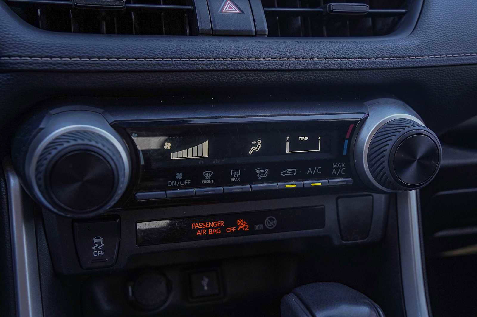 Used 2021 Toyota RAV4 LE image 18