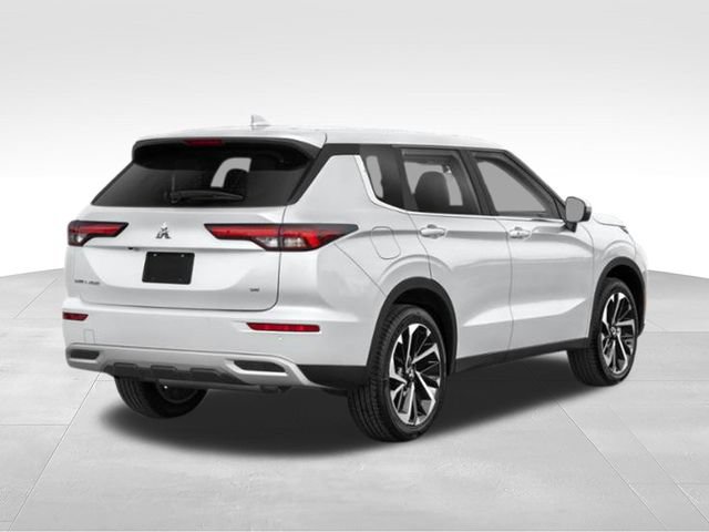 Used 2023 Mitsubishi Outlander SE FWD image 2