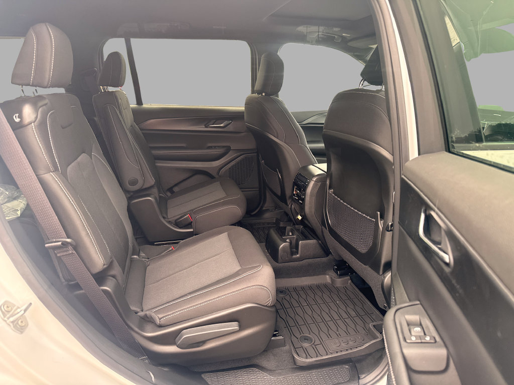 New 2026 Jeep Grand Cherokee L 4WD image 13