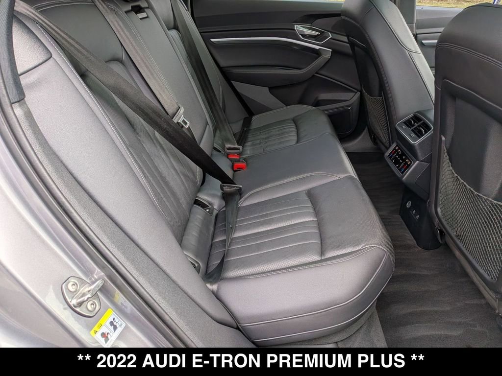 Used 2022 Audi e-tron Premium Plus w/ Premium Plus Package image 27