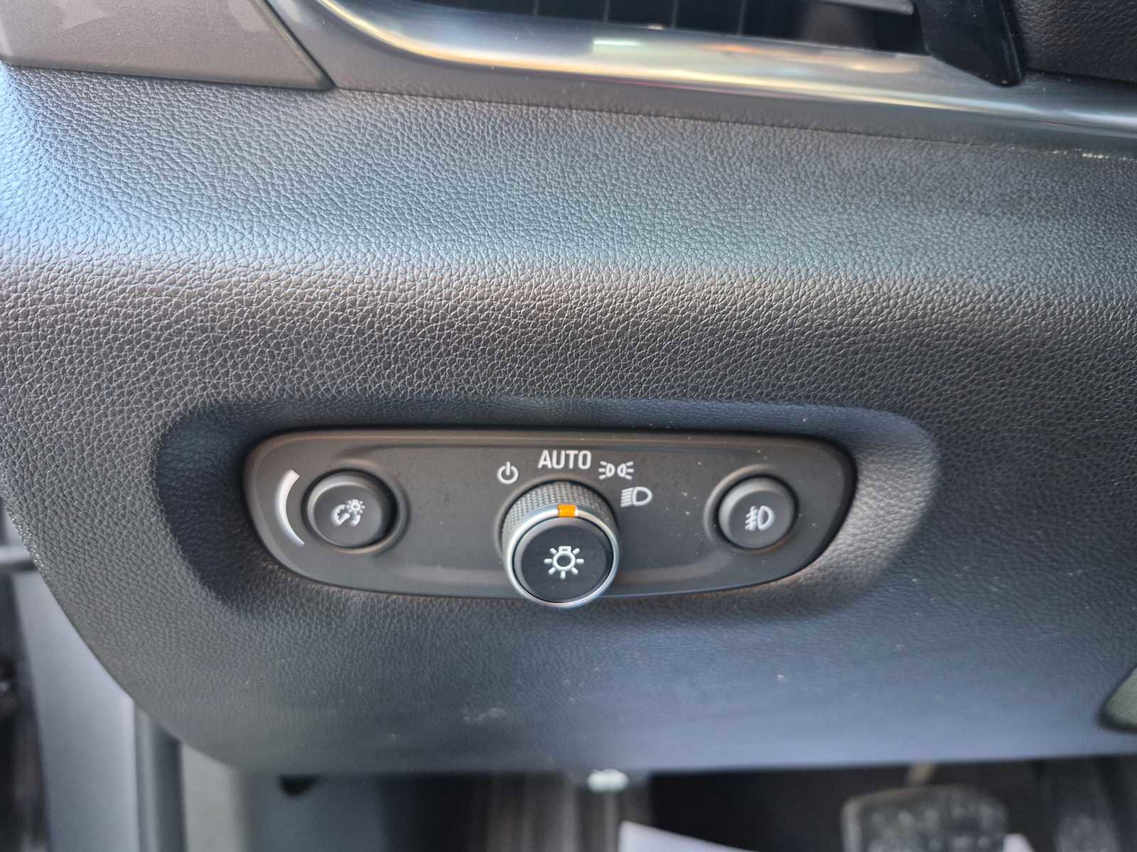 Used 2019 Chevrolet Traverse LT image 17