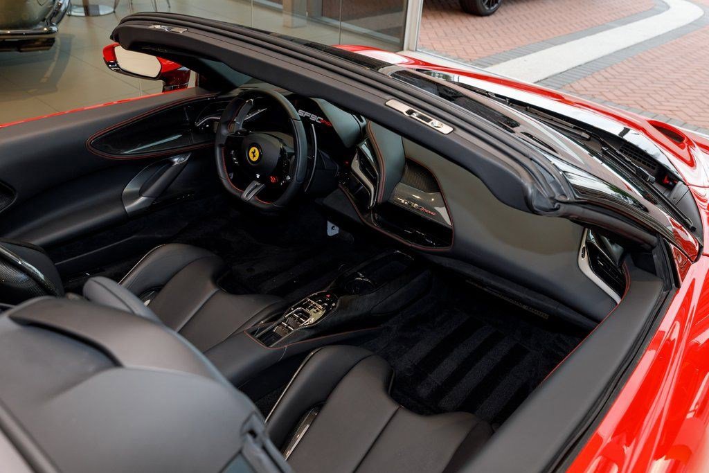 Used 2022 Ferrari SF90 Spider image 37