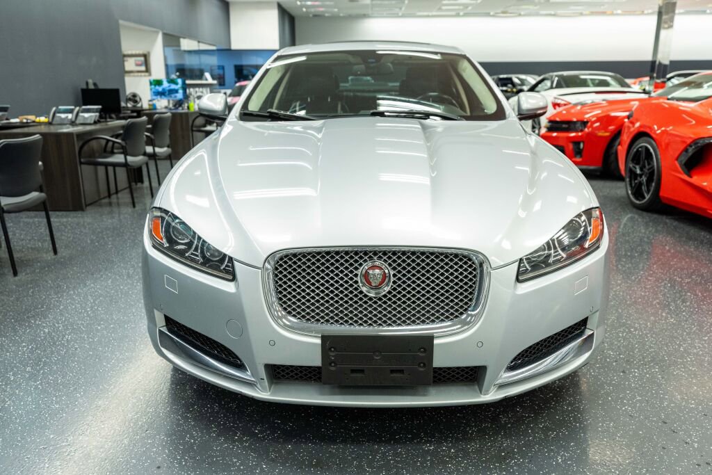 Used 2015 Jaguar XF Sport image 2