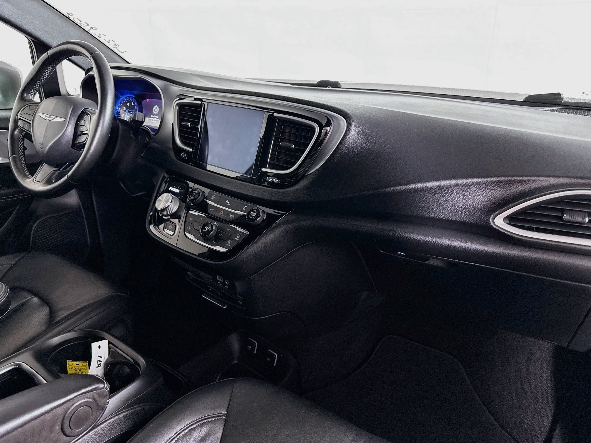 Used 2020 Chrysler Pacifica Touring-L Plus w/ S Appearance Package FWD image 31