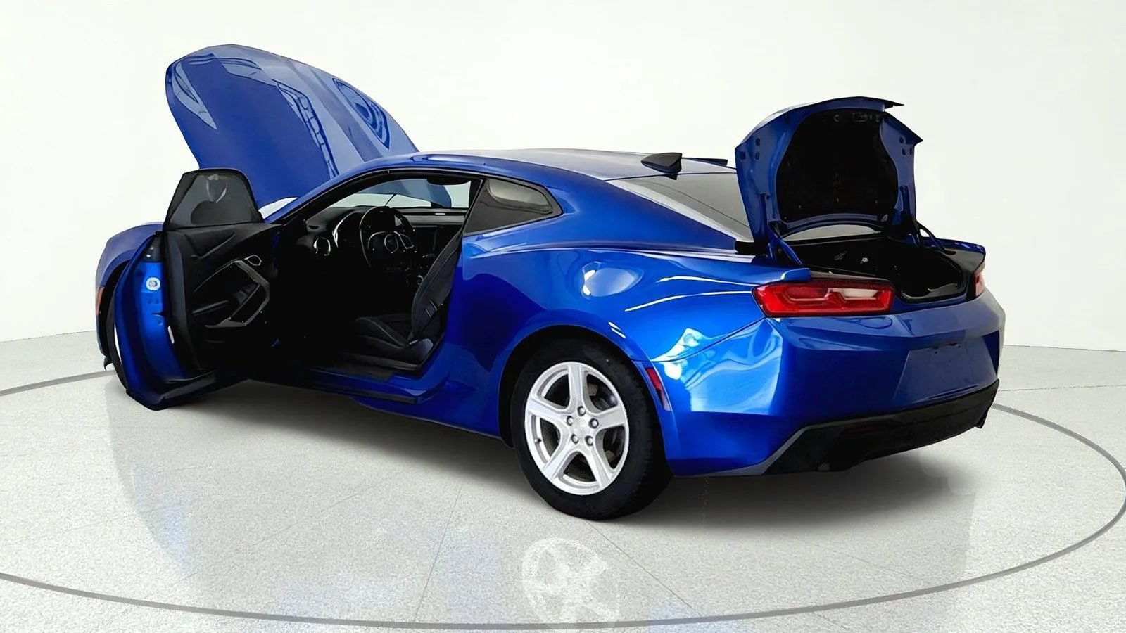 Used 2017 Chevrolet Camaro LT w/ Technology Package RWD image 10