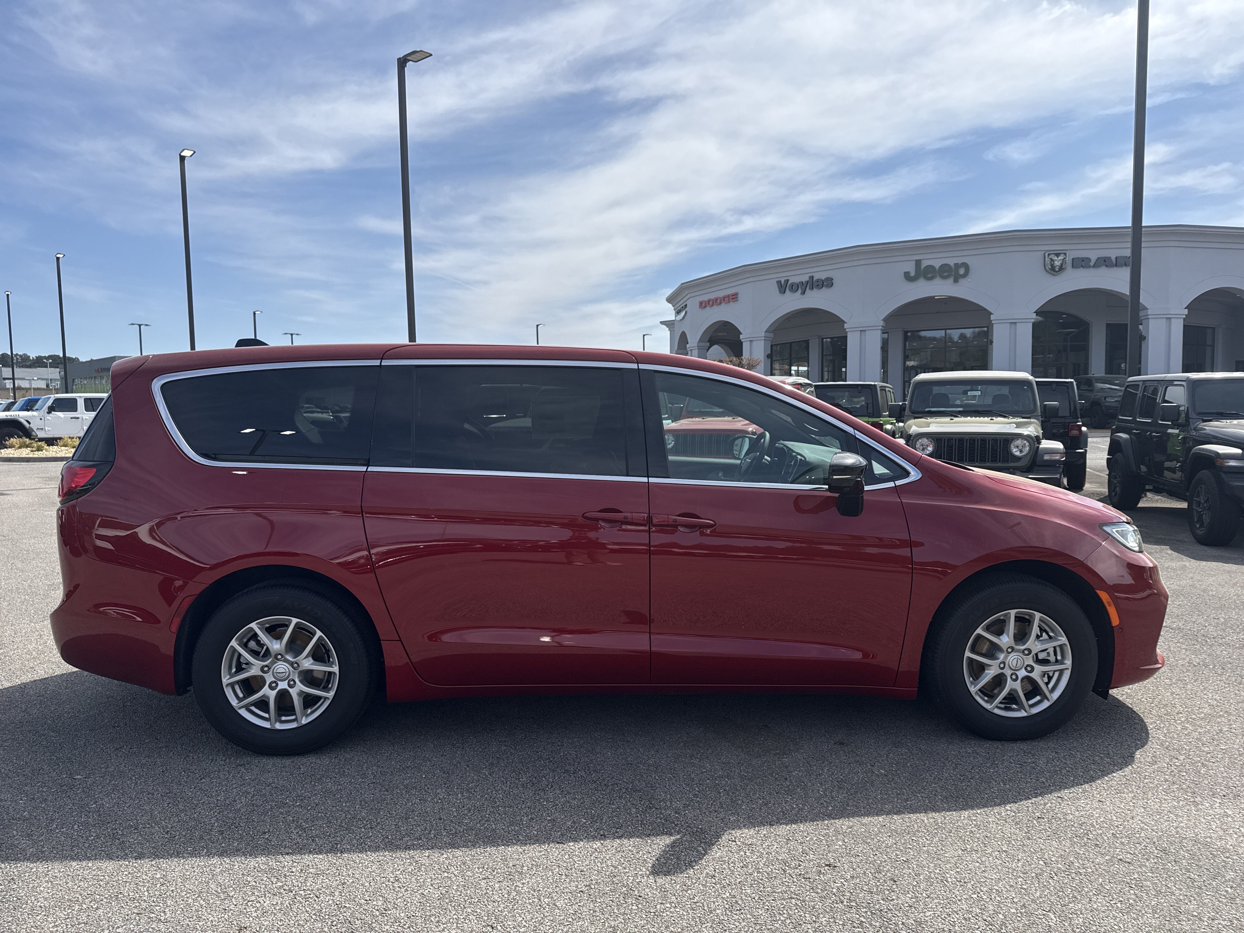 New 2026 Chrysler Pacifica Select FWD image 8