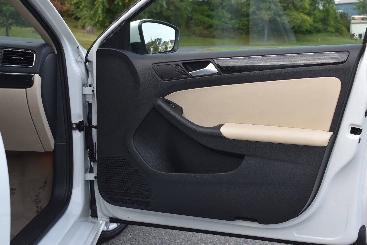 Used 2016 Volkswagen Jetta SEL image 9