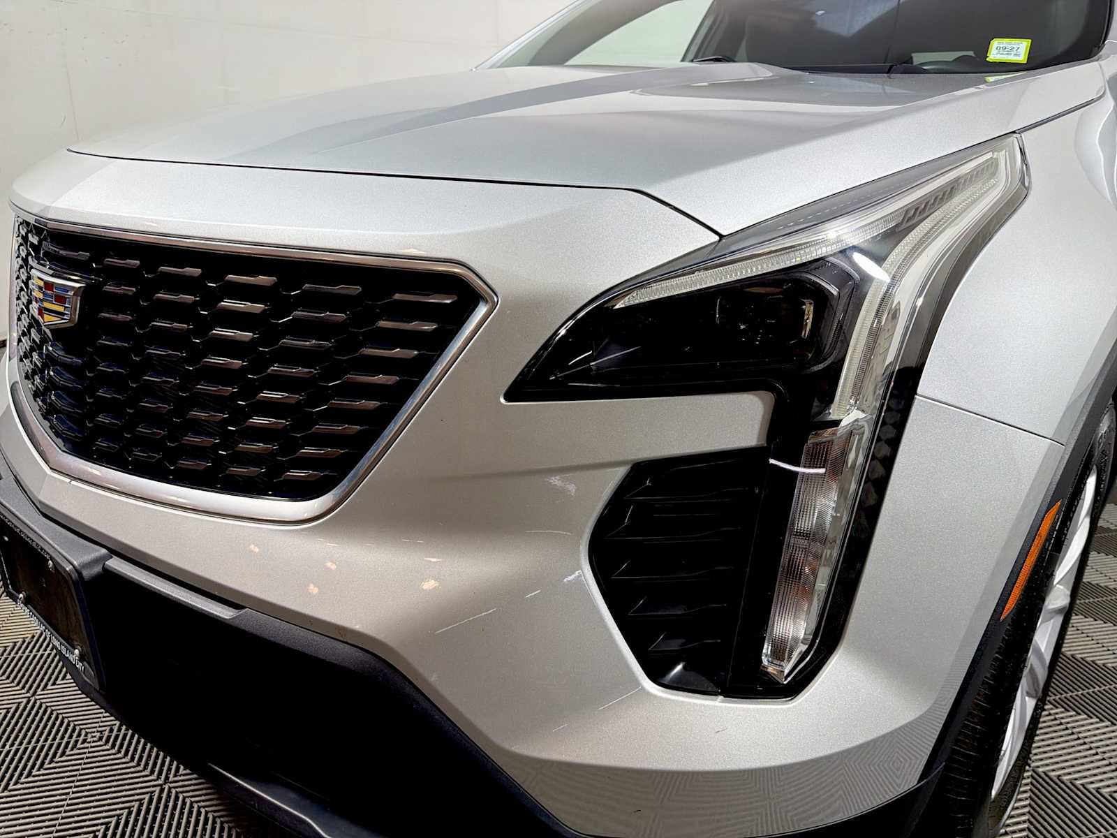 Used 2022 Cadillac XT4 Luxury w/ Cold Weather Package AWD/4WD image 25