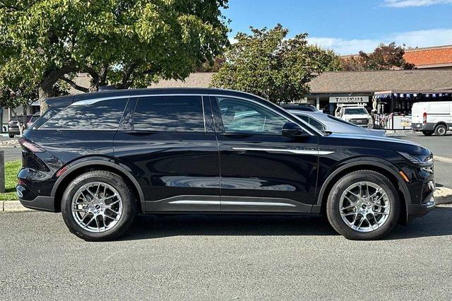 Used 2024 Lincoln Nautilus Premier w/ Equipment Group 102A image 7