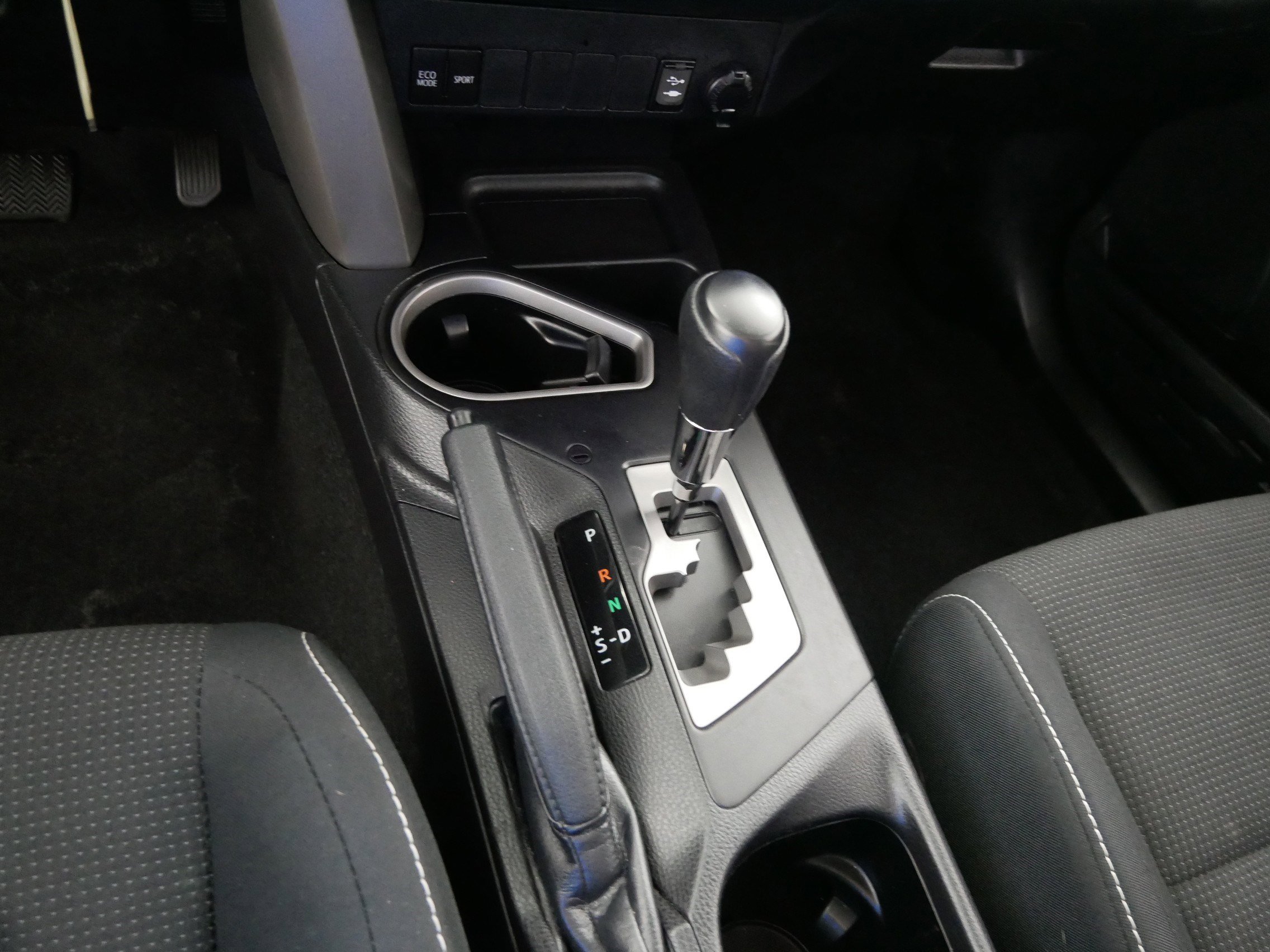 Used 2018 Toyota RAV4 XLE image 24