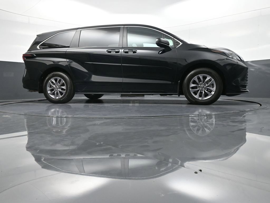 Used 2024 Toyota Sienna LE w/ Protection Package (TMS) AWD/4WD image 25