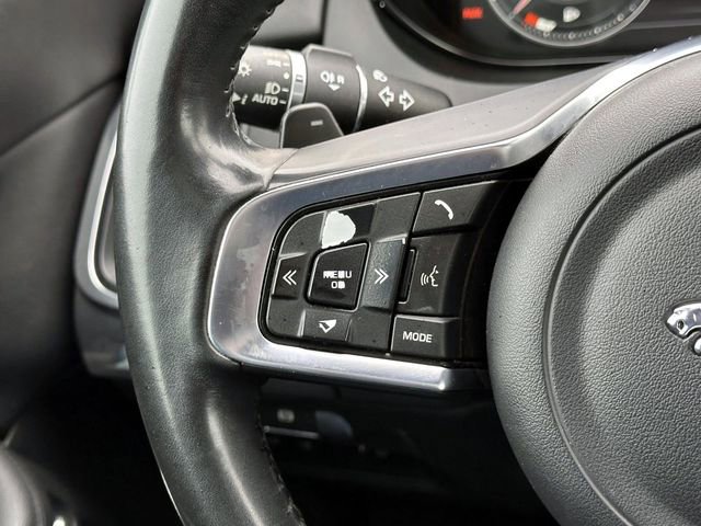 Used 2020 Jaguar E-PACE SE image 23