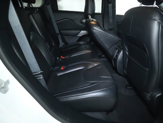 Used 2020 Jeep Cherokee Latitude Plus image 32