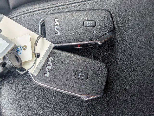 Used 2024 Kia Seltos EX FWD image 33