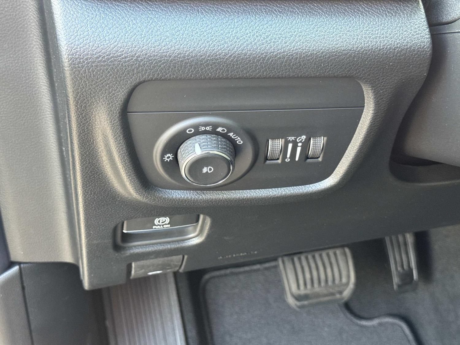 New 2026 Jeep Grand Cherokee L Limited AWD/4WD image 30