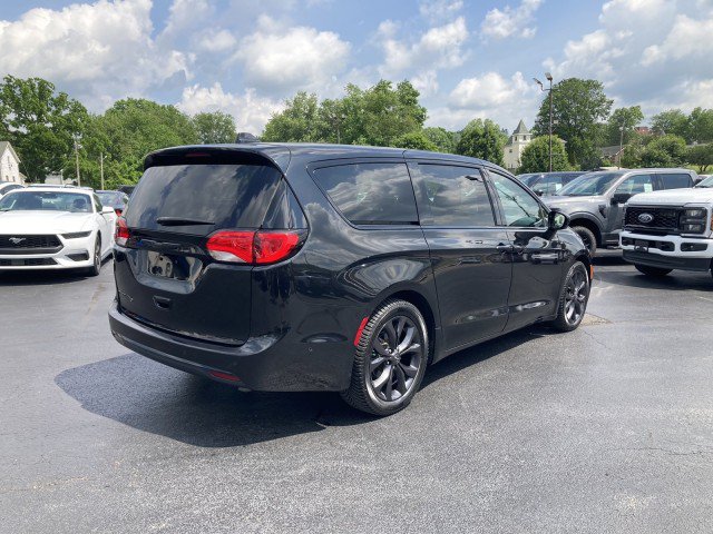 Used 2020 Chrysler Pacifica Touring w/ Advanced Safetytec Group FWD image 5