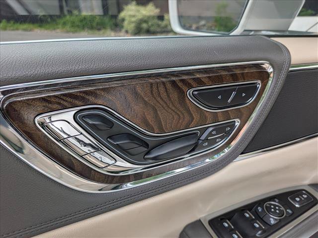 Used 2018 Lincoln Continental Reserve AWD/4WD image 28