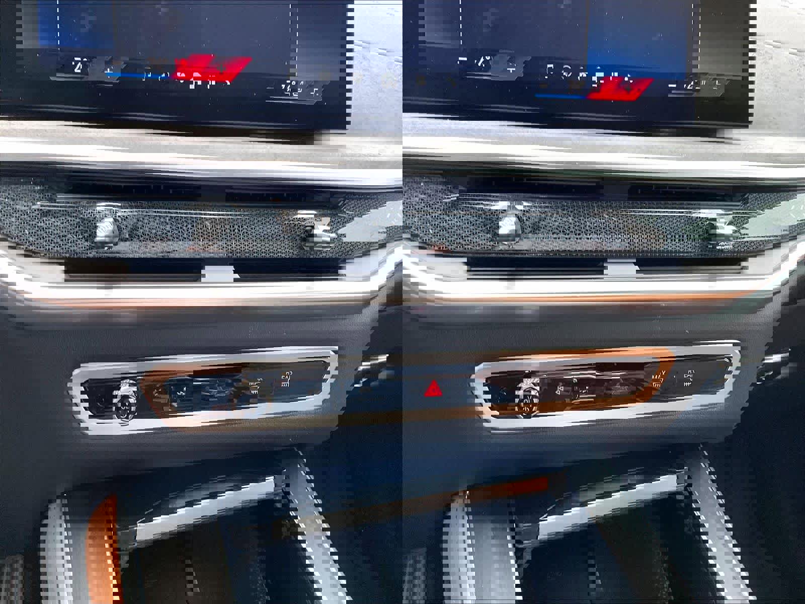 Used 2025 BMW X5 xDrive40i w/ Parking Assistance Package image 31