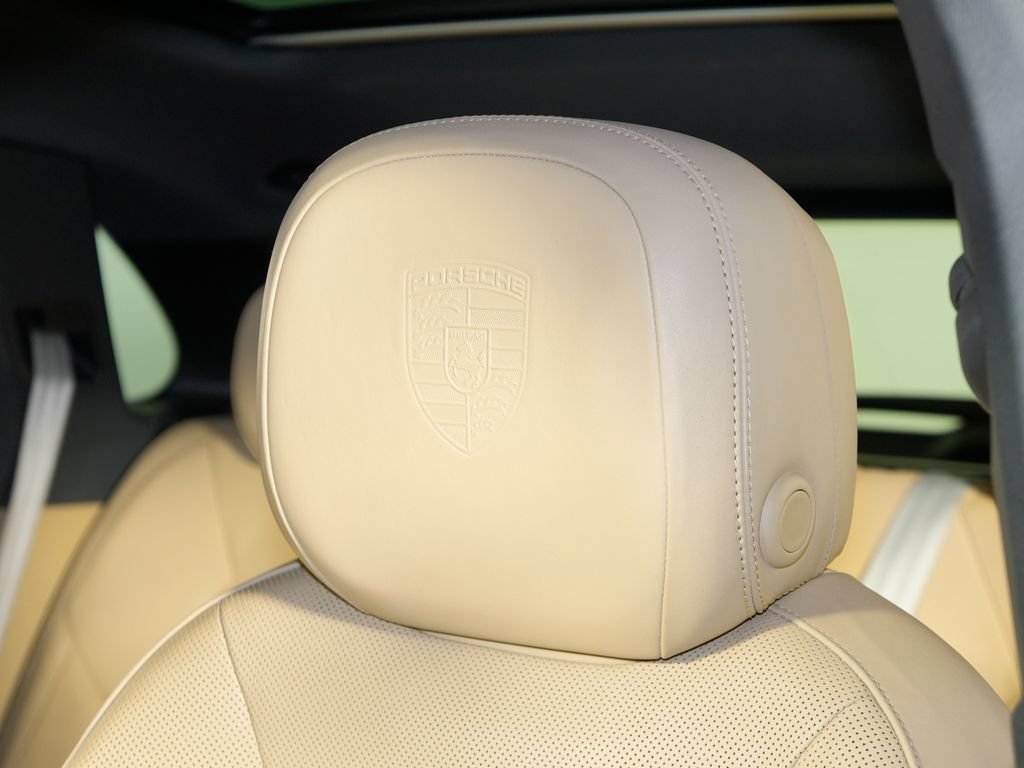 Certified 2023 Porsche Cayenne Platinum Edition AWD/4WD image 21