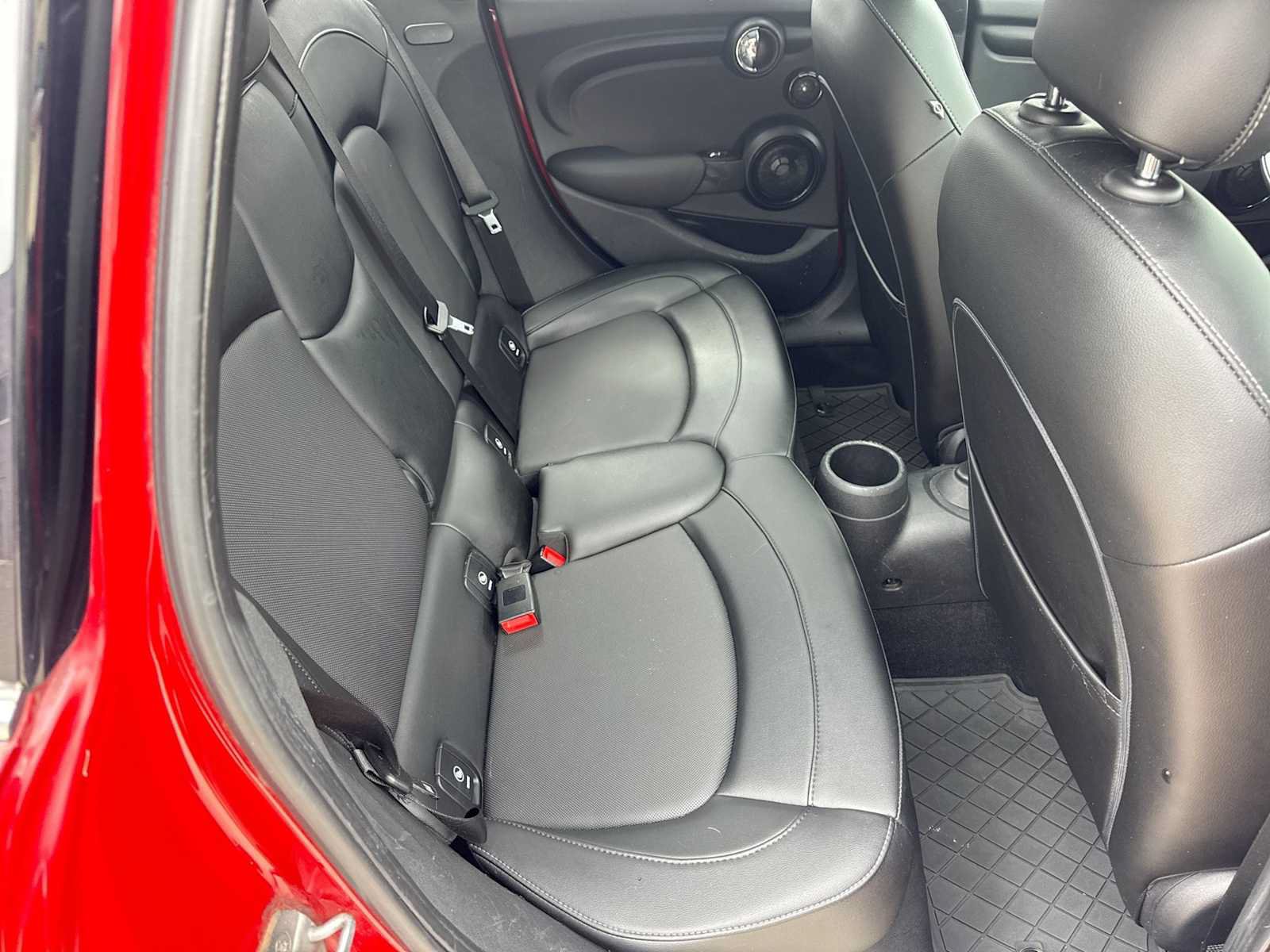 Used 2015 MINI Cooper 4-Door Hardtop FWD image 19
